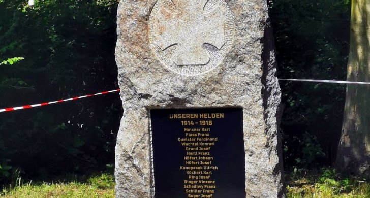 pomník_Libořice2.jpg